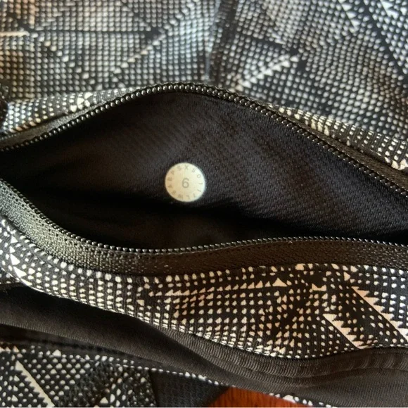 Lululemon Pace Rival Crop 22"
Formation Alpine White Black / Black - Picture 16 of 16